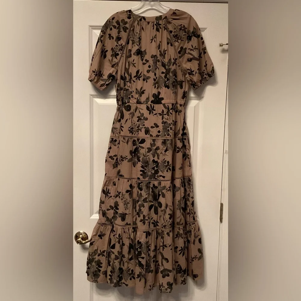 GAP Tiered Midi Shirtdress - Picture 4 of 8